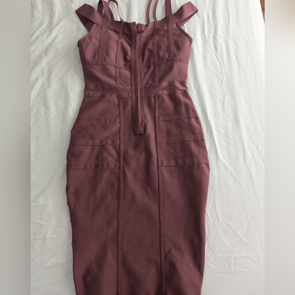 Fashion Nova Mauve Bandage Dress size M - Picture 3 of 6